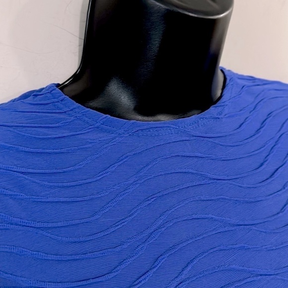 PrettyLittleThing crew neck body con textured cobalt blue long sleeve size 4 - Picture 3 of 13